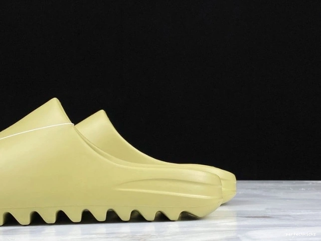 'Resin' Yeezy Adidas Slides FX0494 0806